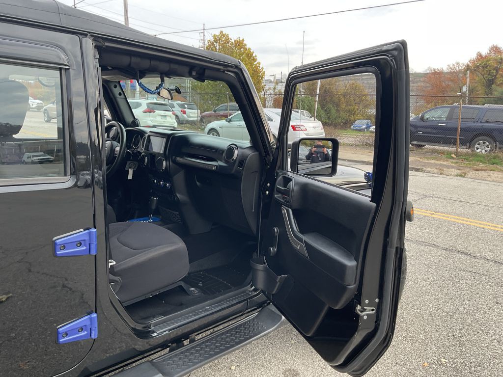 2013 Jeep Wrangler Unlimited Image 18