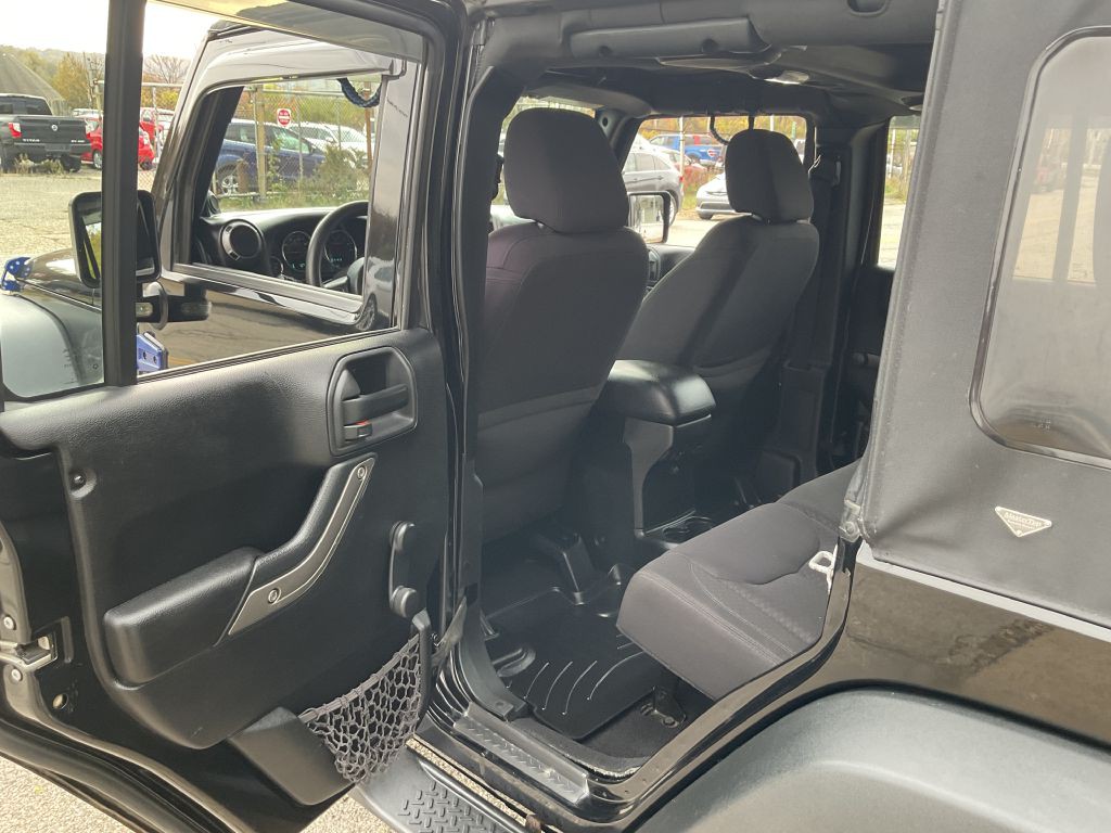 2013 Jeep Wrangler Unlimited Image 21