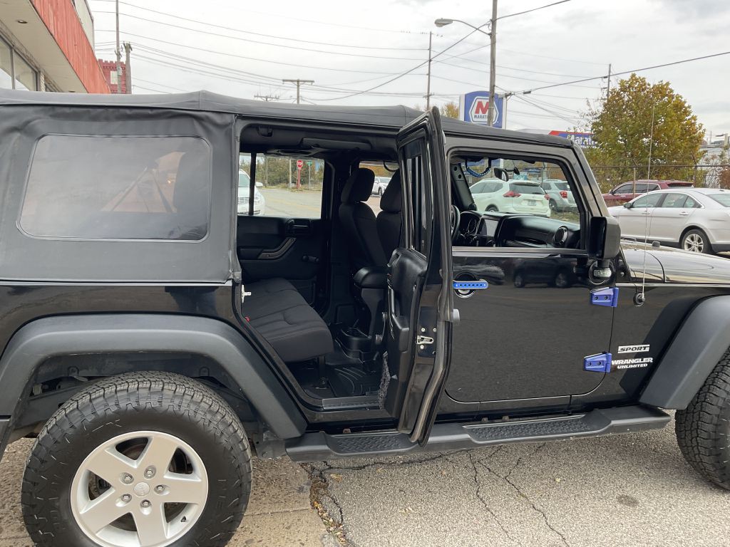 2013 Jeep Wrangler Unlimited Image 22