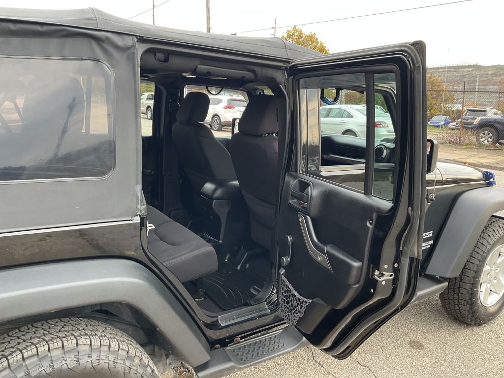 2013 Jeep Wrangler Unlimited Image 24