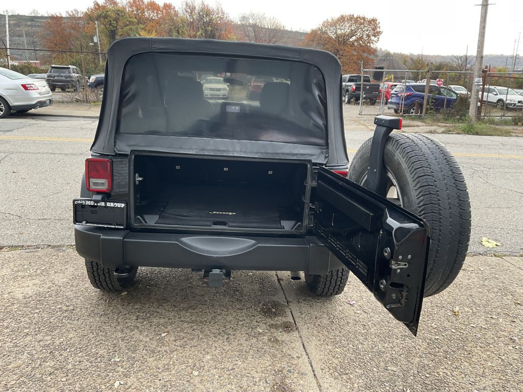 2013 Jeep Wrangler Unlimited Image 25