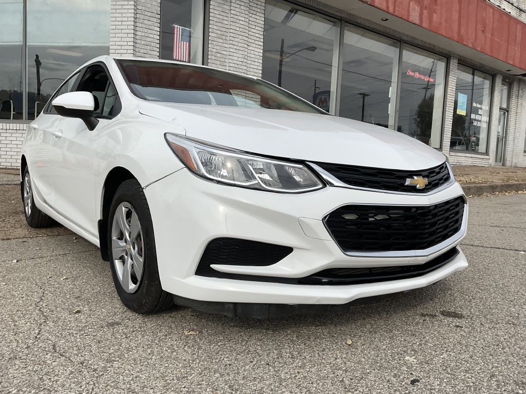 2018 Chevrolet Cruze Image 1