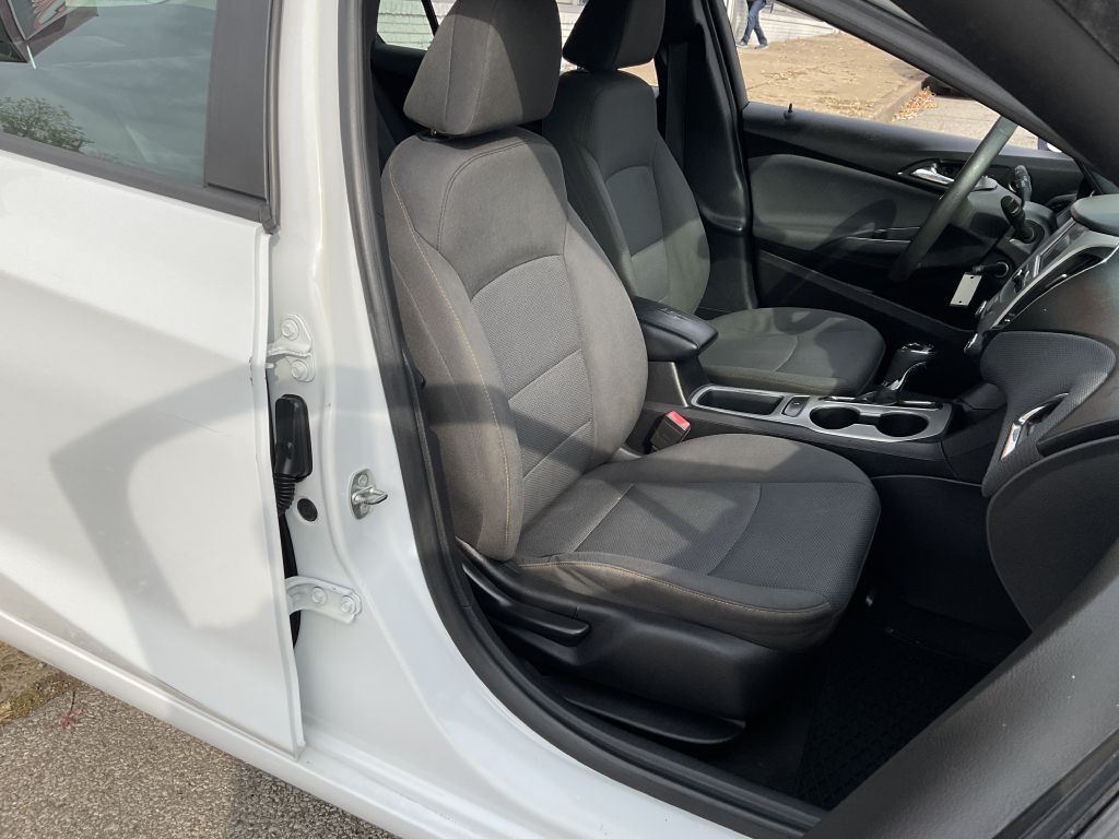 2018 Chevrolet Cruze Image 17