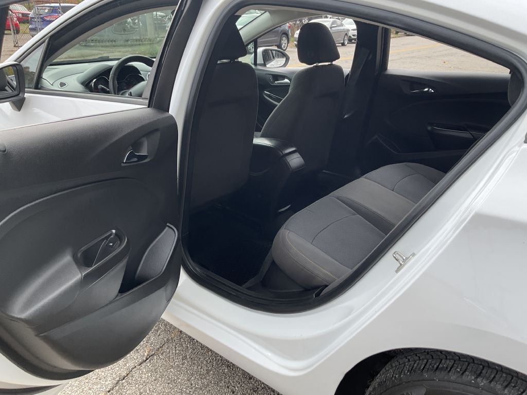 2018 Chevrolet Cruze Image 21