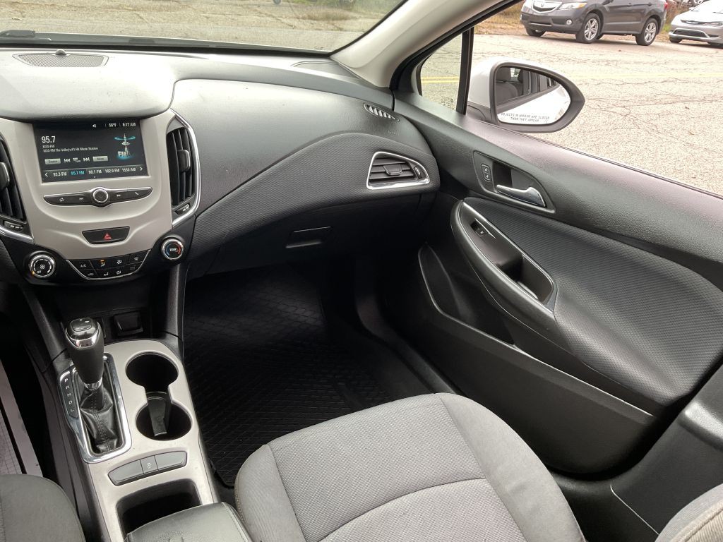 2018 Chevrolet Cruze Image 29