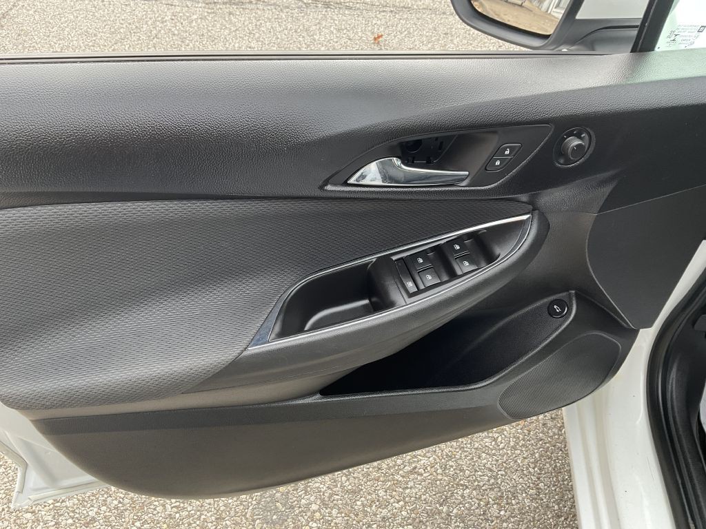 2018 Chevrolet Cruze Image 31