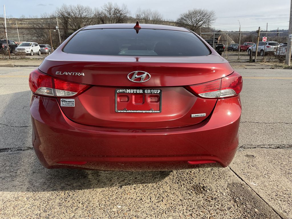 2013 Hyundai Elantra Image 8