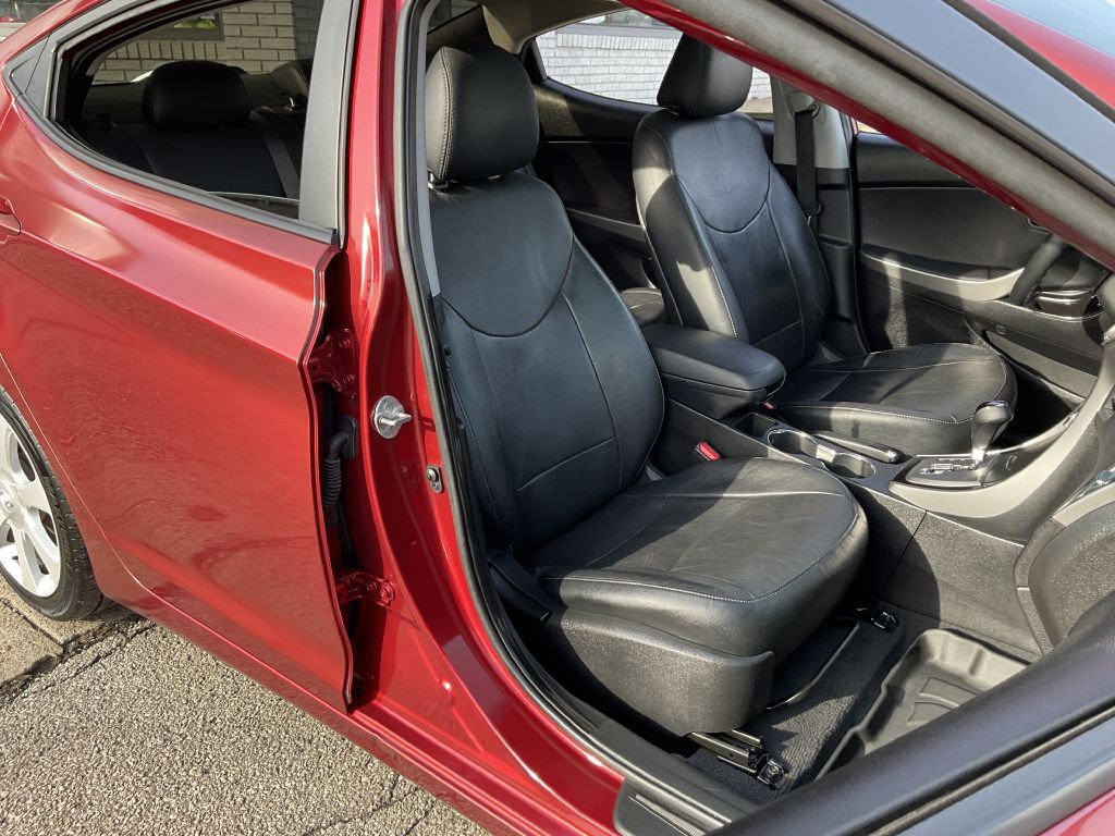 2013 Hyundai Elantra Image 18