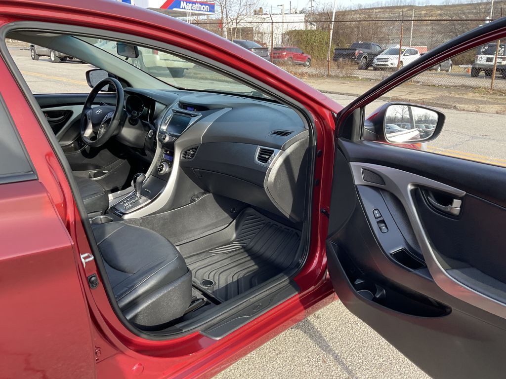 2013 Hyundai Elantra Image 19