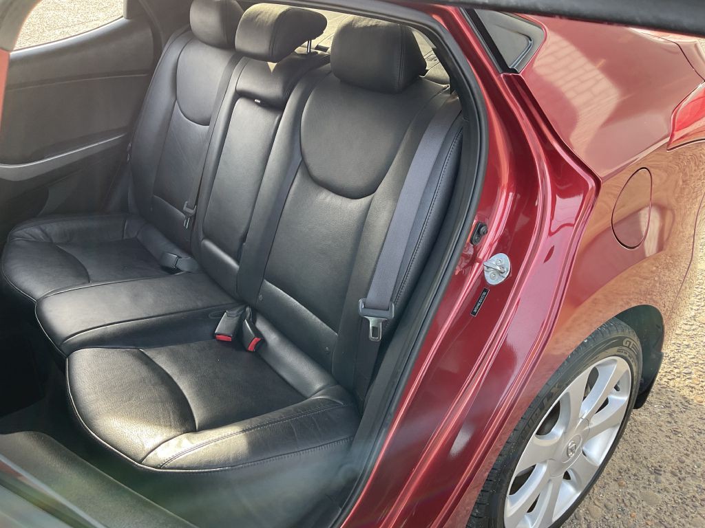 2013 Hyundai Elantra Image 21