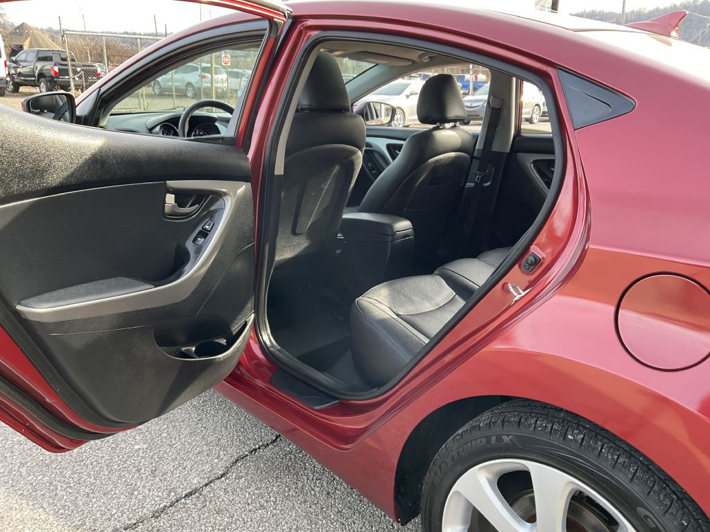 2013 Hyundai Elantra Image 22
