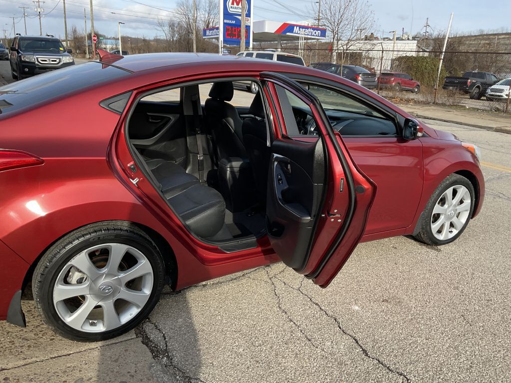 2013 Hyundai Elantra Image 23