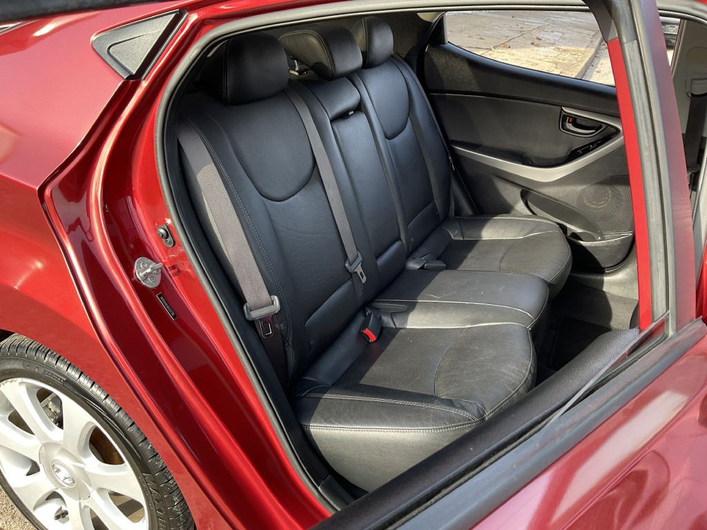 2013 Hyundai Elantra Image 24