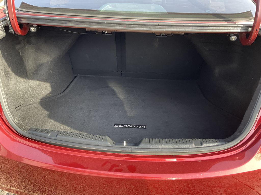 2013 Hyundai Elantra Image 27