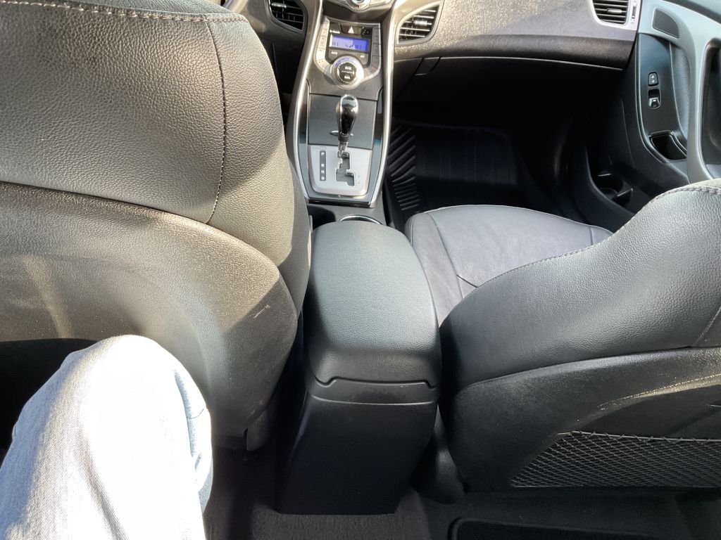 2013 Hyundai Elantra Image 31