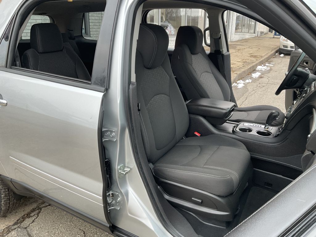 2015 GMC Acadia Image 17