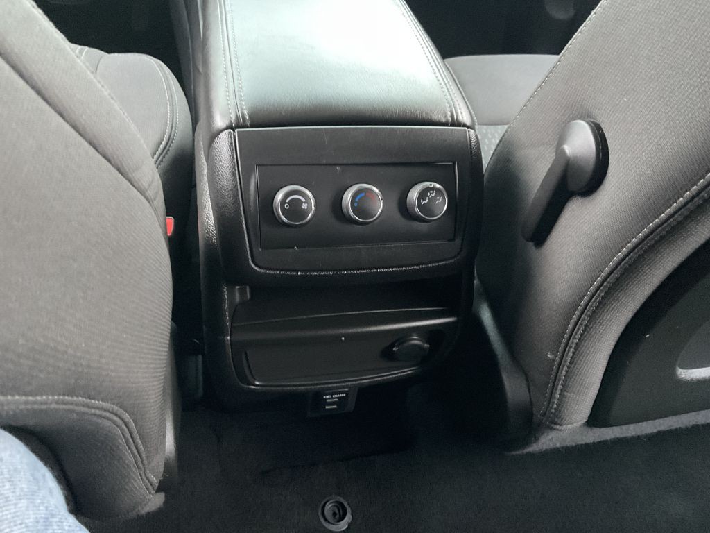 2015 GMC Acadia Image 31