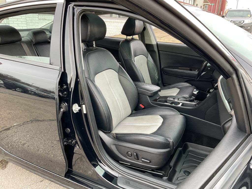 2020 Kia Optima Image 18