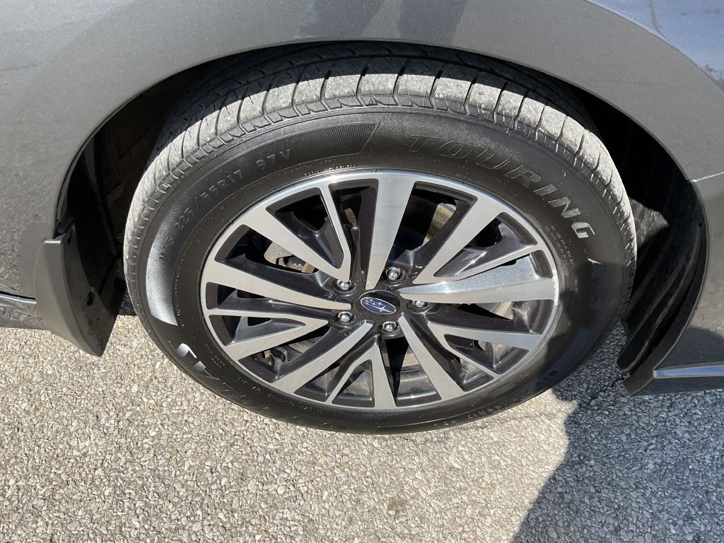 2018 Subaru Legacy Image 11