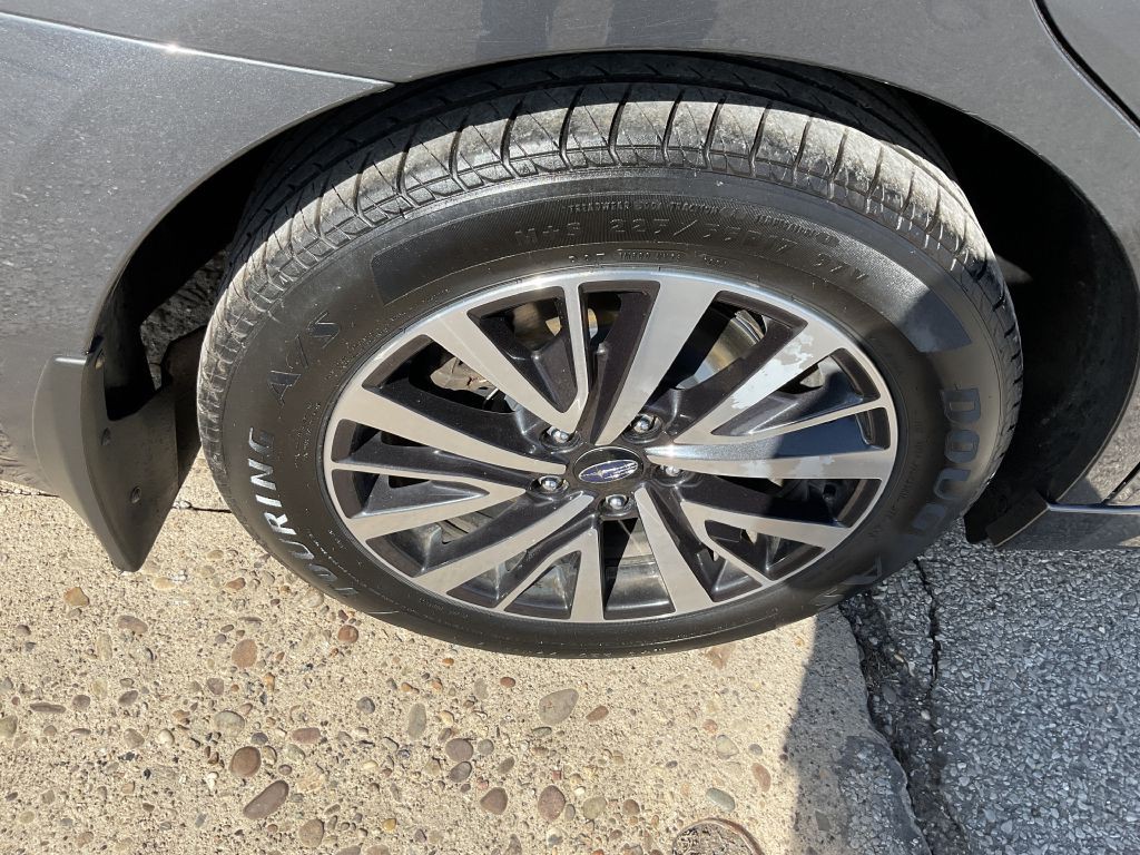 2018 Subaru Legacy Image 12