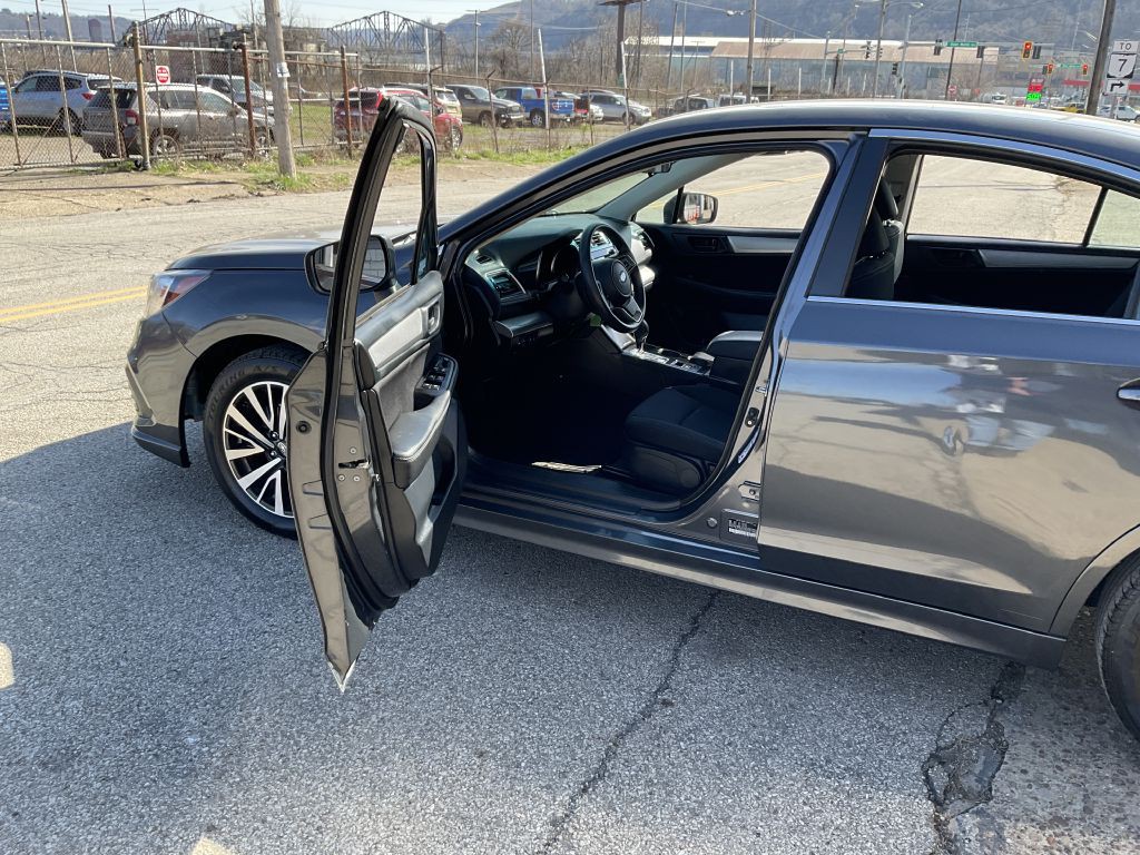 2018 Subaru Legacy Image 13