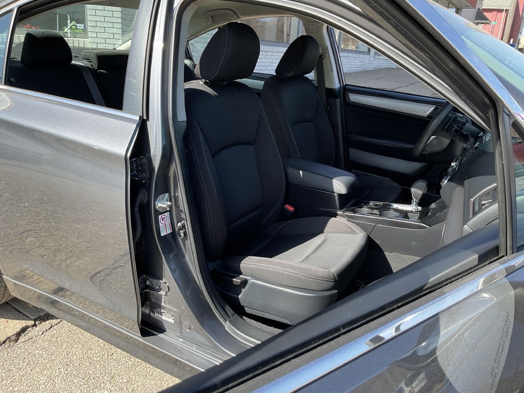 2018 Subaru Legacy Image 17