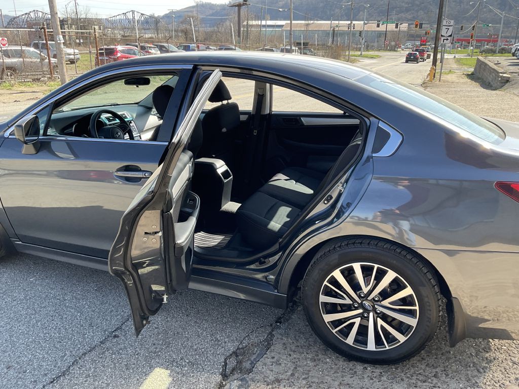 2018 Subaru Legacy Image 19