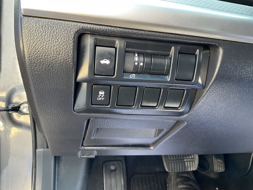 2018 Subaru Legacy Image 31