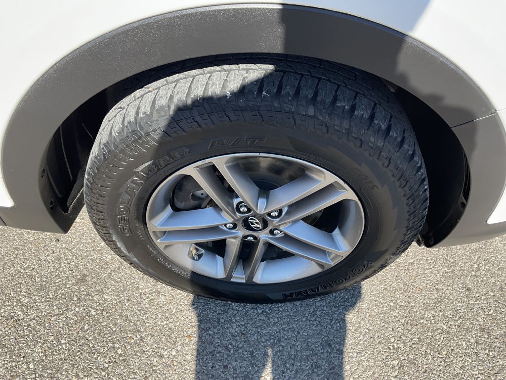 2017 Hyundai Santa Fe Sport Image 11