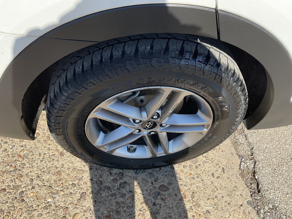 2017 Hyundai Santa Fe Sport Image 12