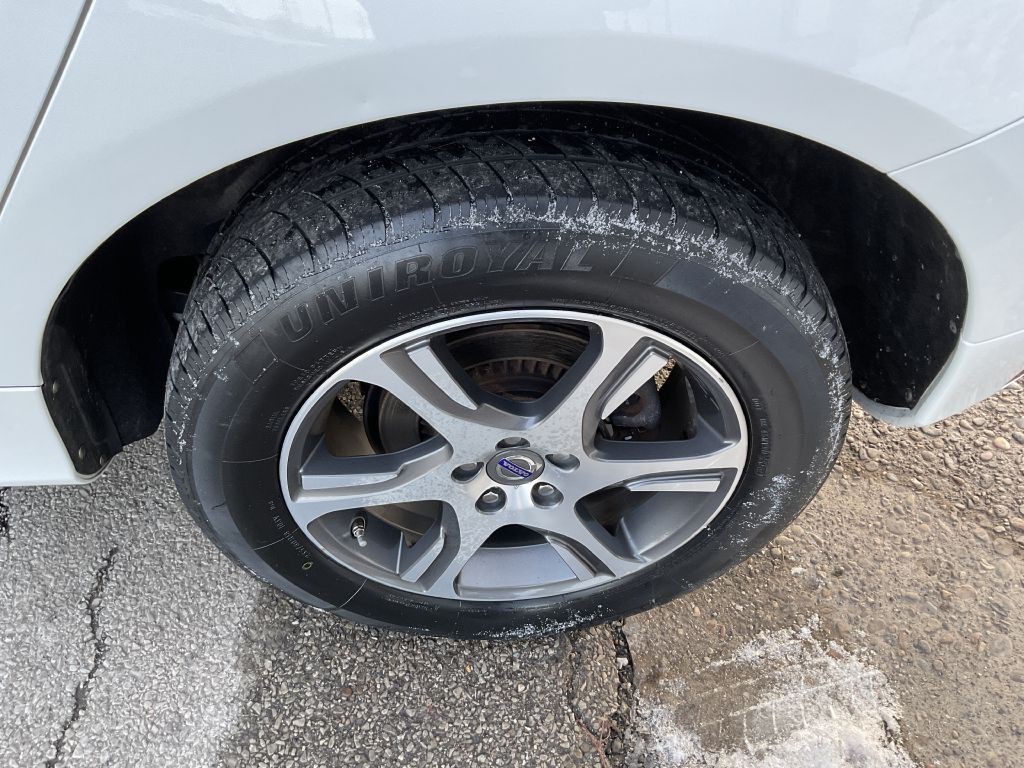 2014 Volvo XC60 Image 10