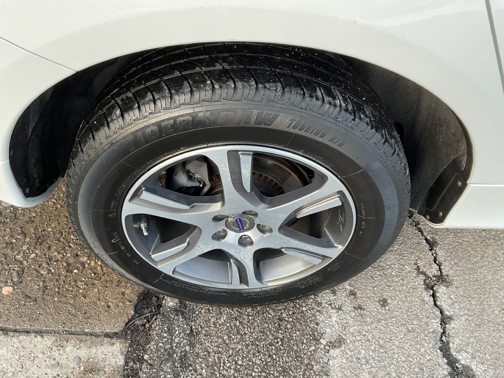 2014 Volvo XC60 Image 12