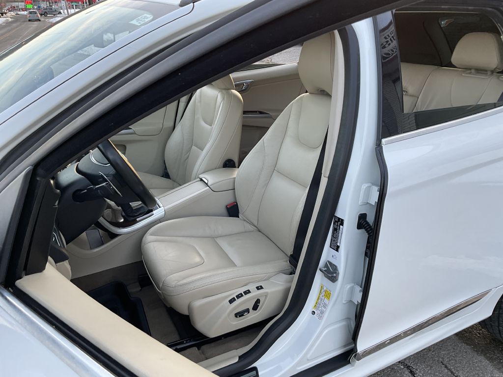 2014 Volvo XC60 Image 14