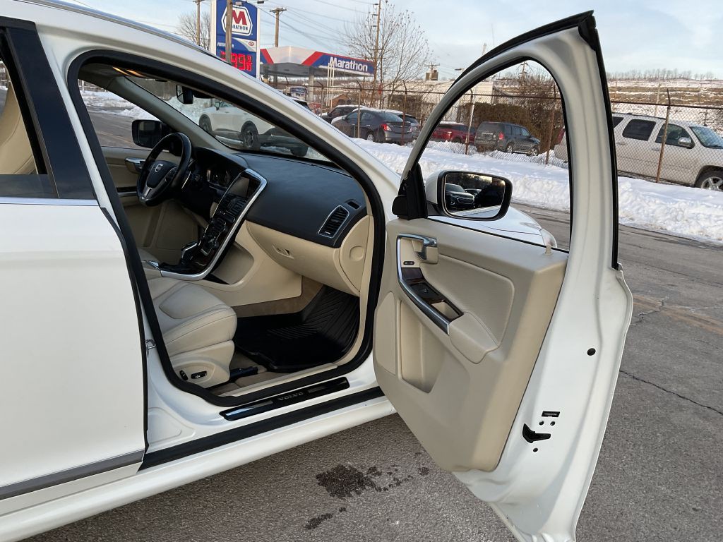 2014 Volvo XC60 Image 18