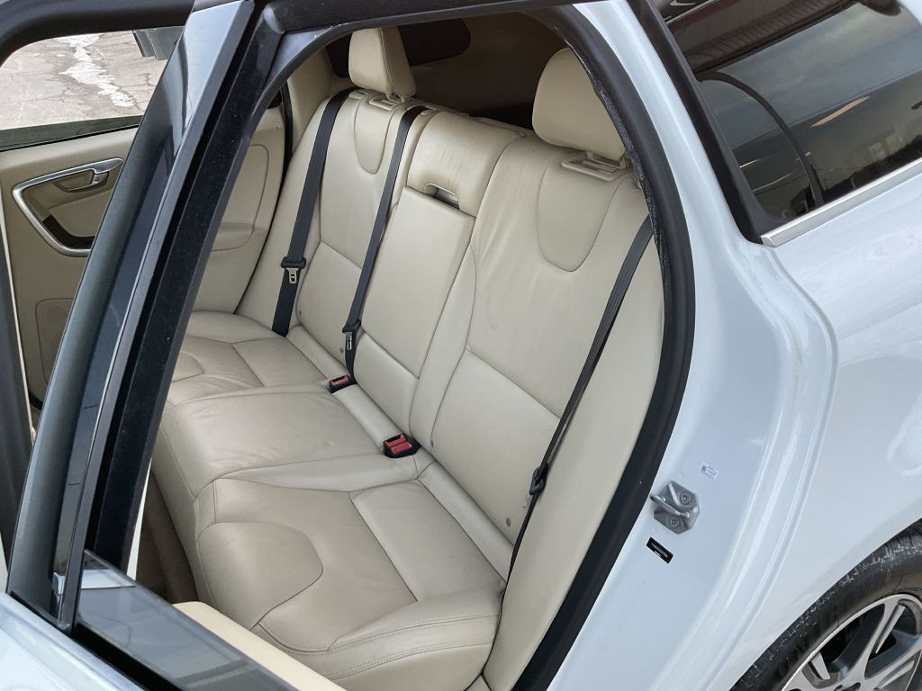 2014 Volvo XC60 Image 21