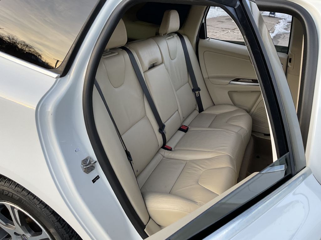 2014 Volvo XC60 Image 24