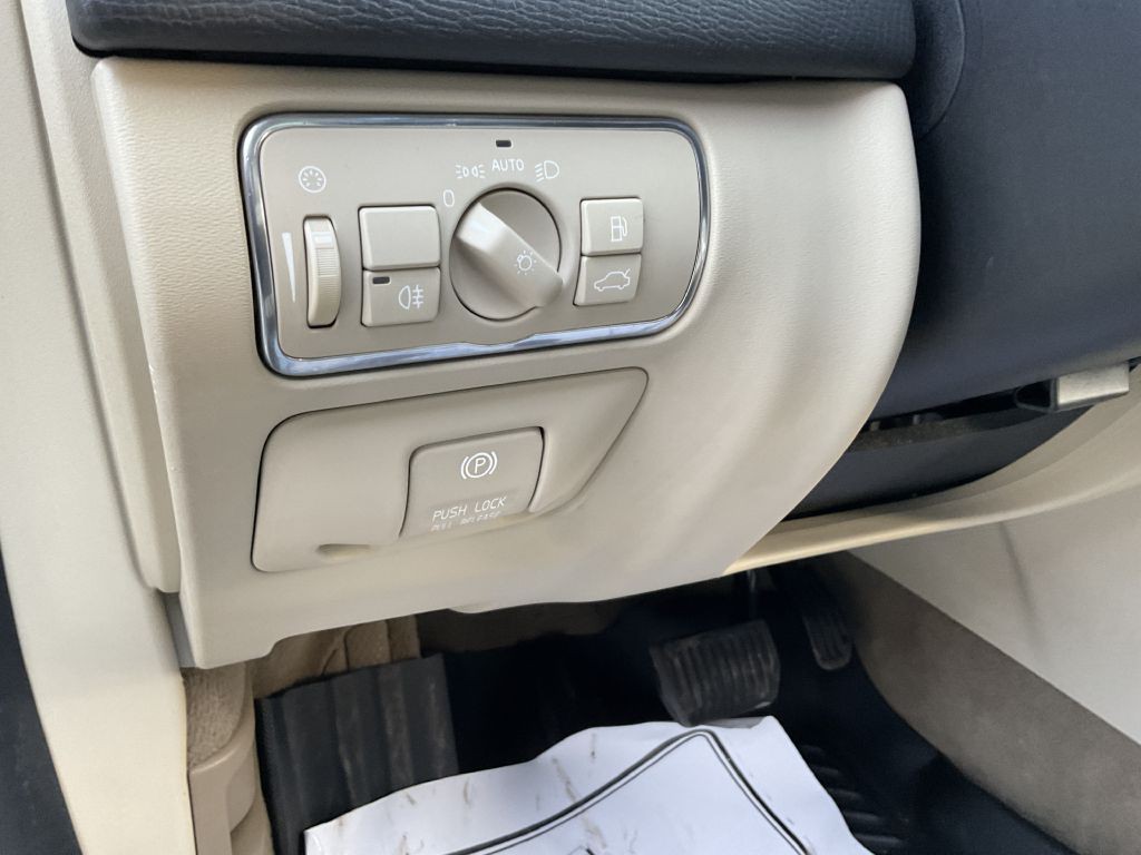 2014 Volvo XC60 Image 32