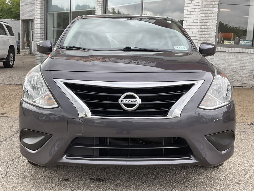 2015 Nissan Versa Image 4
