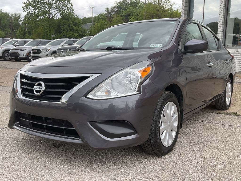 2015 Nissan Versa Image 5