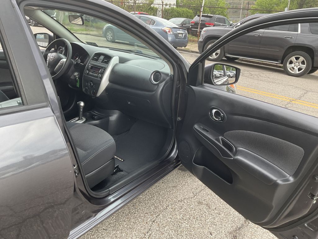2015 Nissan Versa Image 15