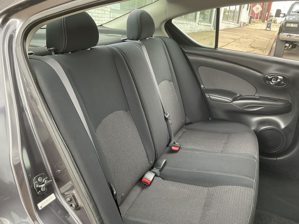 2015 Nissan Versa Image 20
