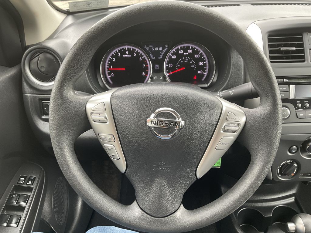 2015 Nissan Versa Image 22