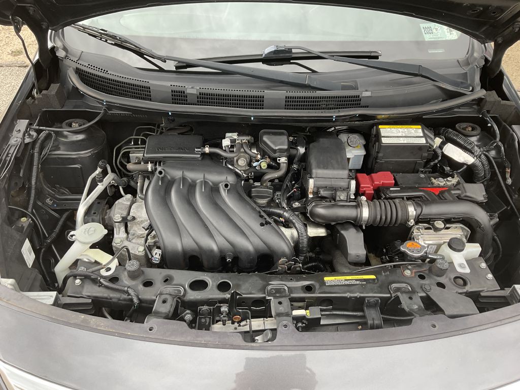 2015 Nissan Versa Image 25