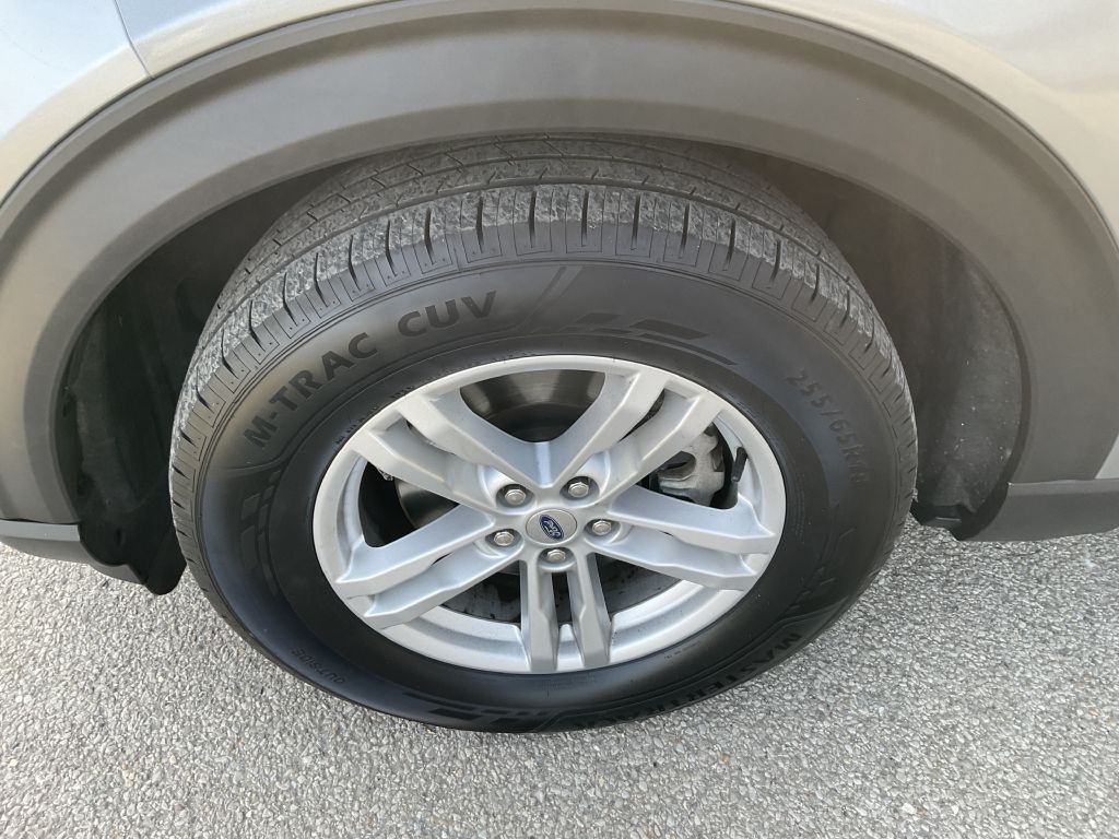 2020 Ford Explorer Image 9