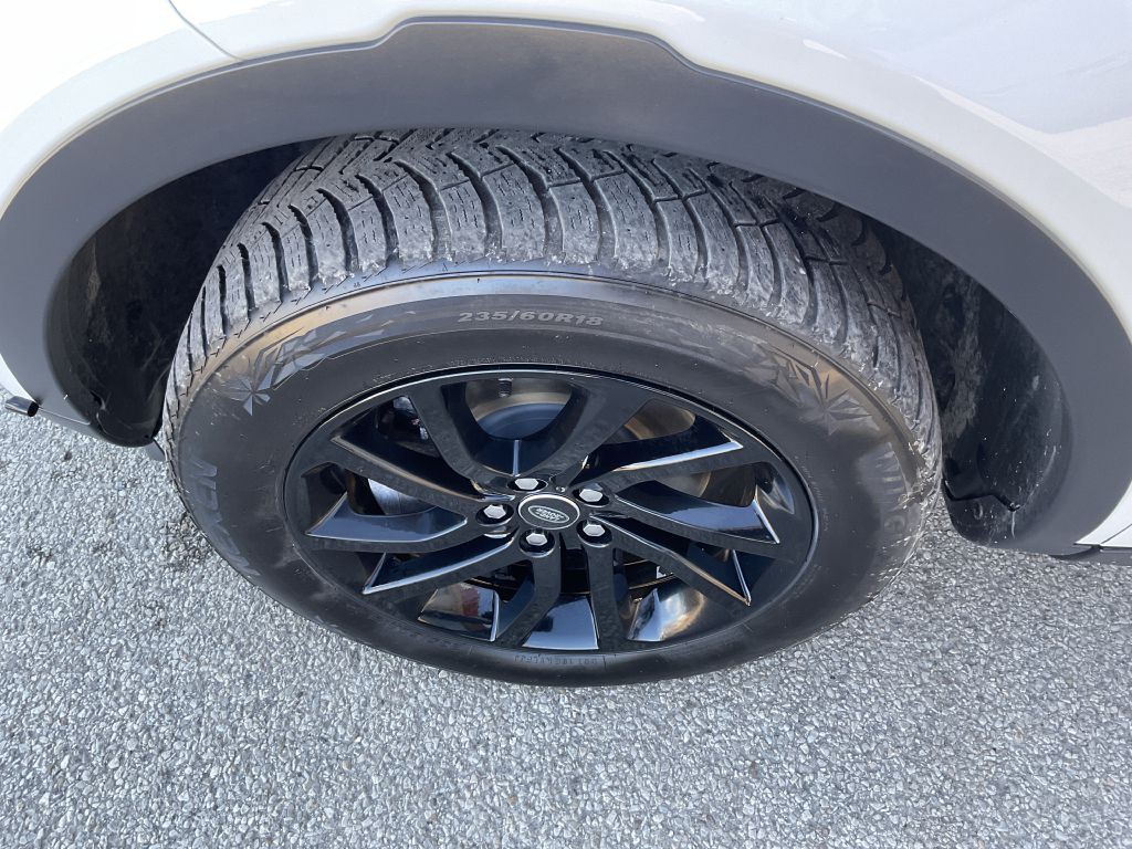 2018 Land Rover Discovery Sport Image 9