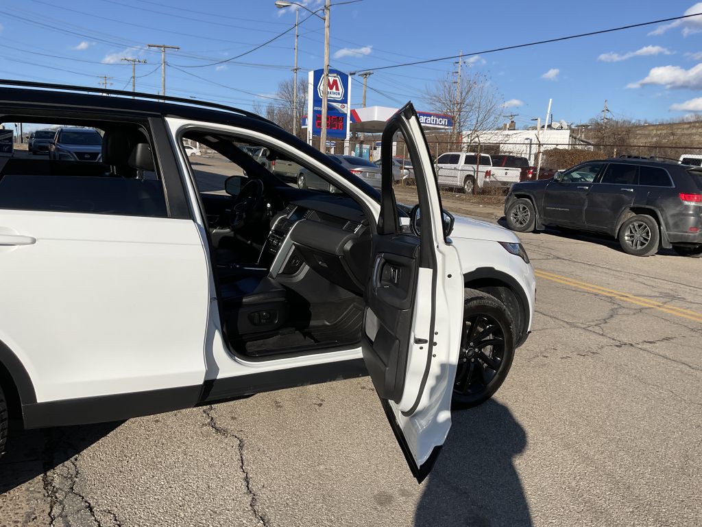 2018 Land Rover Discovery Sport Image 17