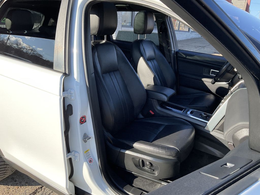 2018 Land Rover Discovery Sport Image 18