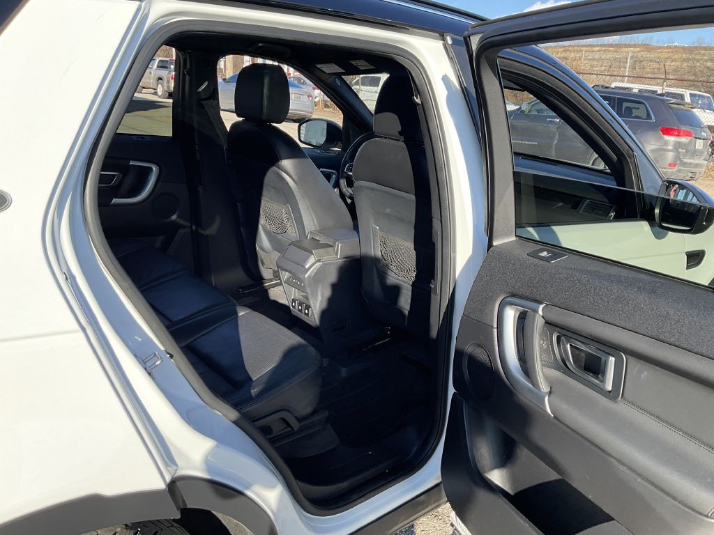 2018 Land Rover Discovery Sport Image 24