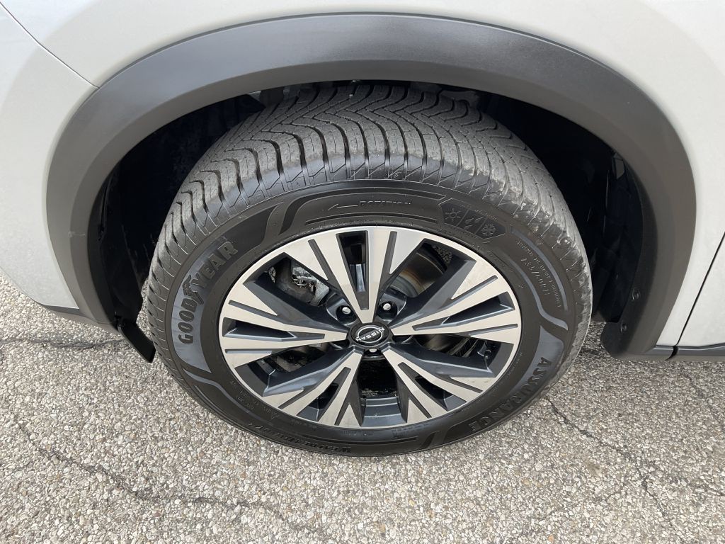 2023 Nissan Rogue Image 9