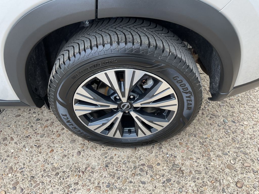 2023 Nissan Rogue Image 10